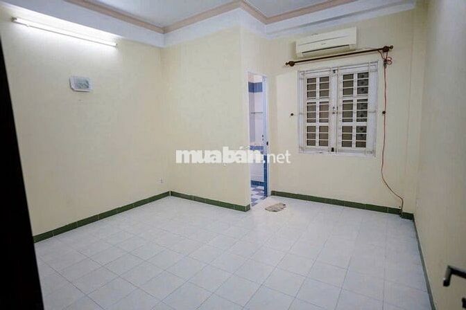 Cho thuê nhà bự, xe hơi vô nhà - Lê Văn Duyệt - 4PN - ngang 4,5m