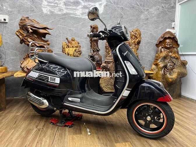 Vespa GTS 2018 chính chủ xe nguyên zin odo 4k