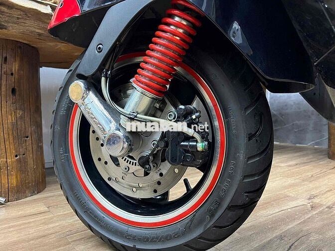 Vespa GTS 2018 chính chủ xe nguyên zin odo 4k