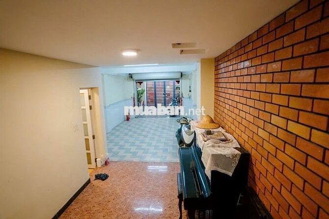 Cho thuê nhà bự, xe hơi vô nhà - Lê Văn Duyệt - 4PN - ngang 4,5m