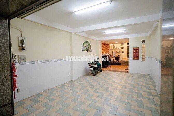 Cho thuê nhà bự, xe hơi vô nhà - Lê Văn Duyệt - 4PN - ngang 4,5m