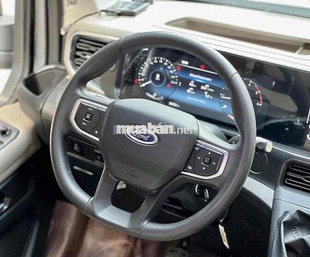 FORD TRANSIT PREMIUM 16C ĐKY 2025 ODO 33.000km