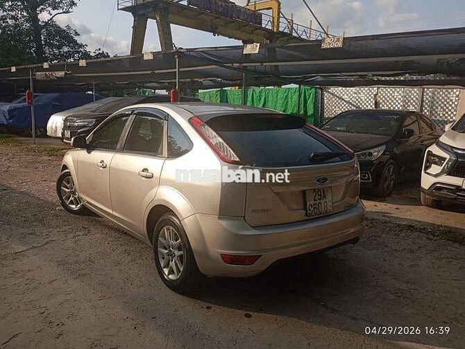 Ford Focus 2011 Vàng cát