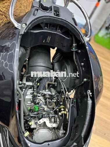 Vespa GTS 2018 chính chủ xe nguyên zin odo 4k