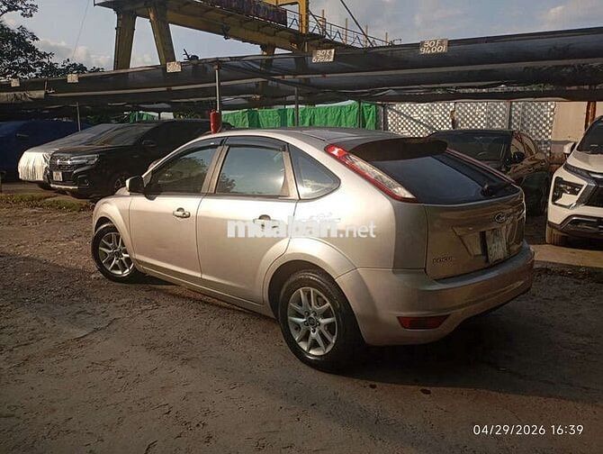 Ford Focus 2011 Vàng cát