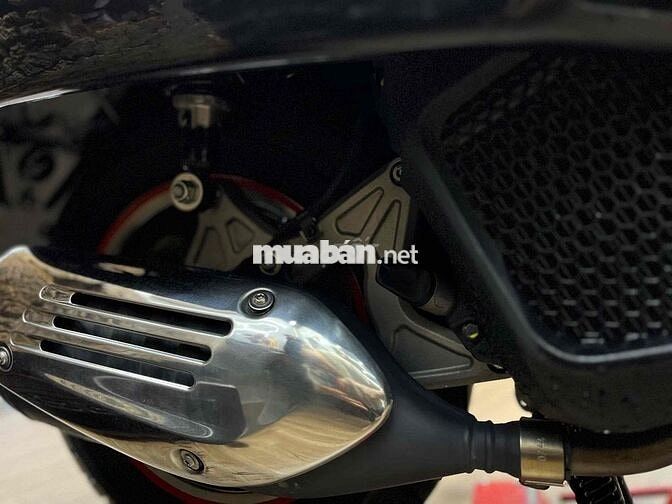 Vespa GTS 2018 chính chủ xe nguyên zin odo 4k