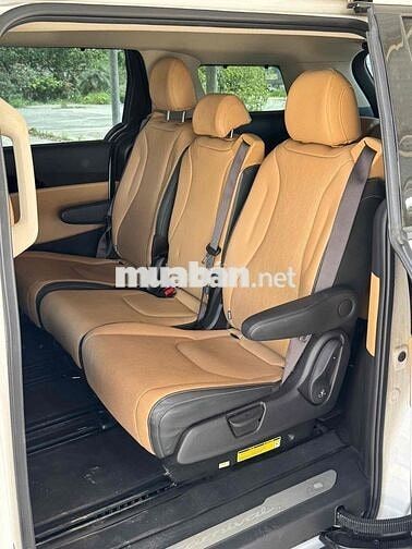 Kia Carnival 2023 Premium 8 ghế 8 vạn km