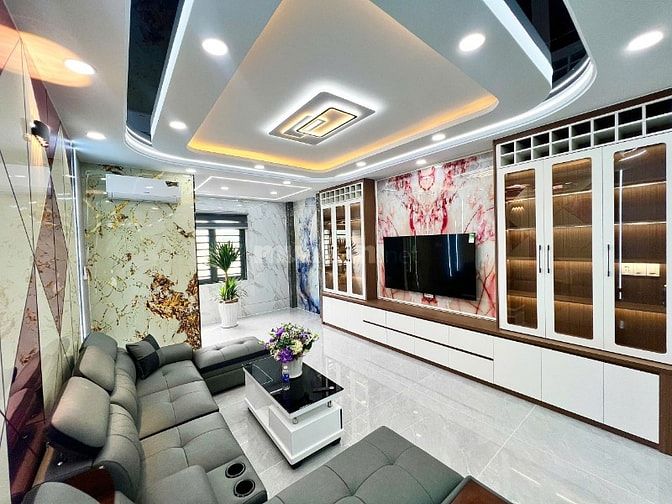 NHÀ 5,5 TẤM CÓ THANG MÁY – KHU NHÀ LẦU VIP, P. TÂN THỚI HIỆP (Quận 12)