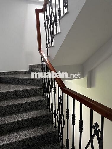 chính chủ bán nhà mới đẹp, hẻm an ninh, yên tĩnh