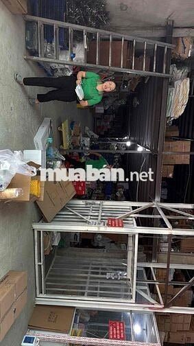 Tuyển nhân viên nữ soạn hàng