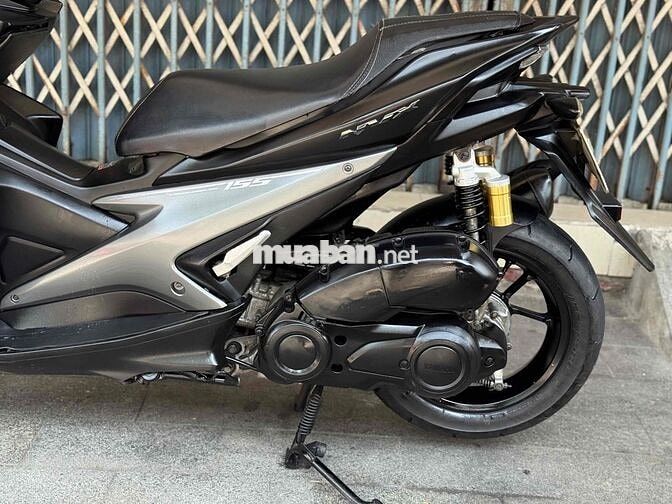 Yamaha NVX 155cc Đen nhám Smartkey