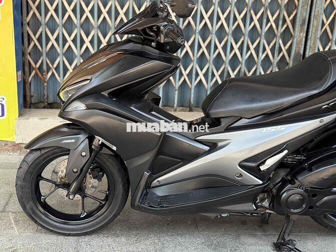 Yamaha NVX 155cc Đen nhám Smartkey