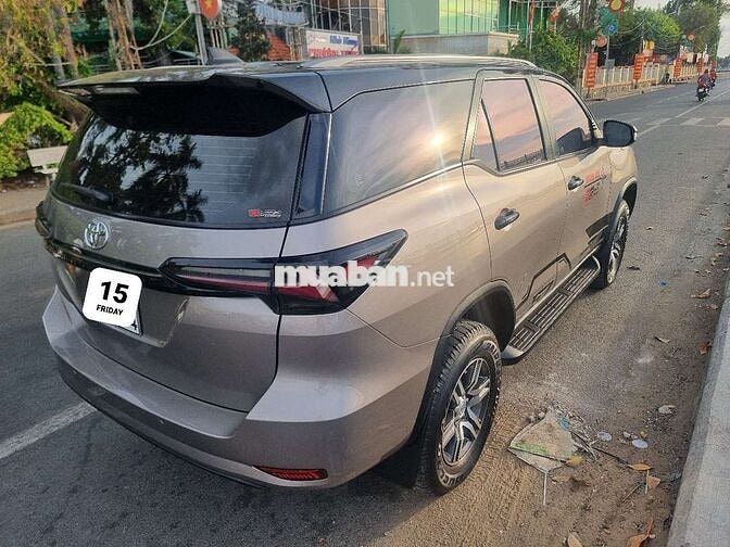 Toyota Fortuner 2020 Số sàn Nâu