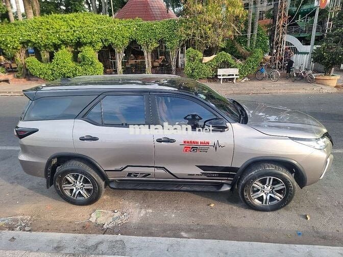 Toyota Fortuner 2020 Số sàn Nâu