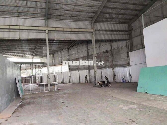 cho thuê kho đường Nguyễn Hữu Thọ 700m2 trần cao giá rẻ