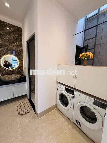 CHO THUÊ NHÀ - HẺM SỐ 43 PHÙNG CHÍ KIÊN - NHÀ MỚI 100% - FULL NỘI THÂT