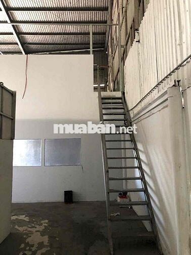 cho thuê kho đường Nguyễn Hữu Thọ 700m2 trần cao giá rẻ
