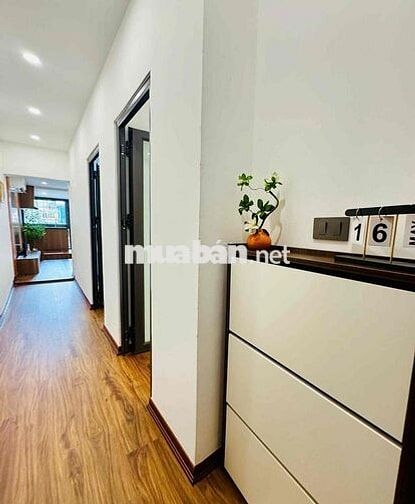 Tập thể mặt phố Gốc Đề: 55m 2 ngủ 2wc khách bếp khép kín .