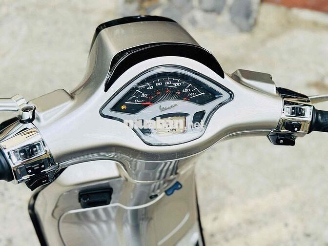 Piaggio Vespa Sprint 125cc IGET ABS 2022 Bạc