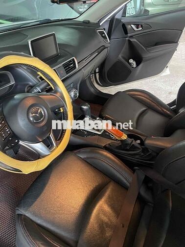 Mazda 3 Trắng 5 chỗ