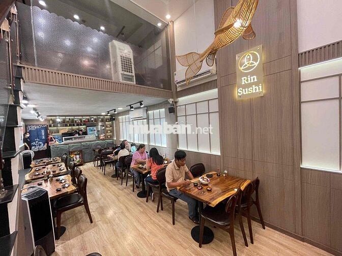 Tuyển bếp chính sushi