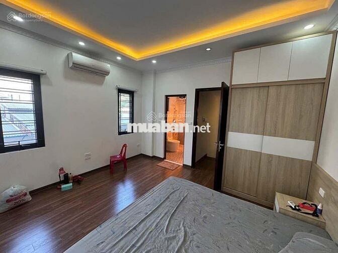 Nhà đẹp Ngọc Lâm - 5 tầng mới tinh - ô tô đỗ cửa - giá chỉ hơn 7 tỷ
