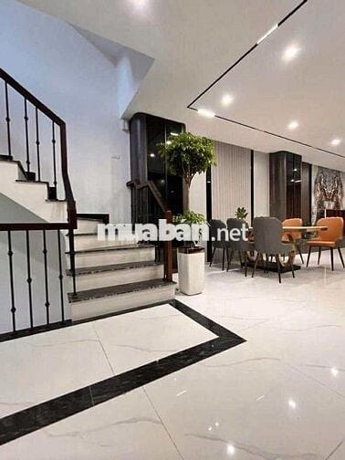 NHÀ ĐẸP BỒ ĐỀ - NHÀ 6 TẦNG THANG MÁY - Ô TÔ VÀO NHÀ - GIÁ CHỈ HƠN 9 TỶ