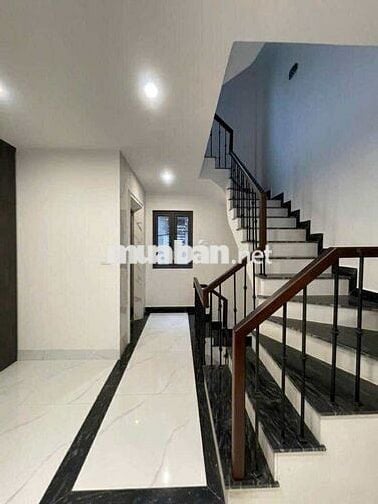 NHÀ ĐẸP BỒ ĐỀ - NHÀ 6 TẦNG THANG MÁY - Ô TÔ VÀO NHÀ - GIÁ CHỈ HƠN 9 TỶ