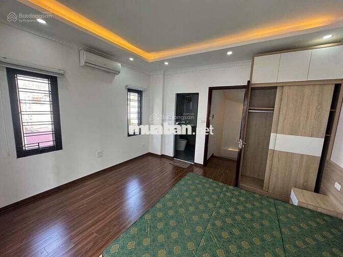 Nhà đẹp Ngọc Lâm - 5 tầng mới tinh - ô tô đỗ cửa - giá chỉ hơn 7 tỷ