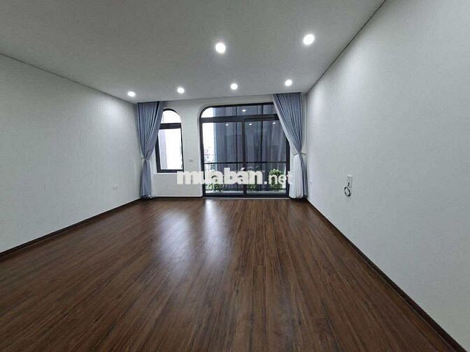 nhà đẹp tại việt hưng -  diện tích 45m2 . 6 tầng mới - giá hơn 6 tỷ