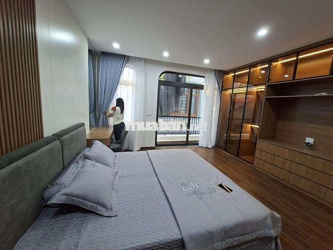 nhà đẹp tại việt hưng -  diện tích 45m2 . 6 tầng mới - giá hơn 6 tỷ