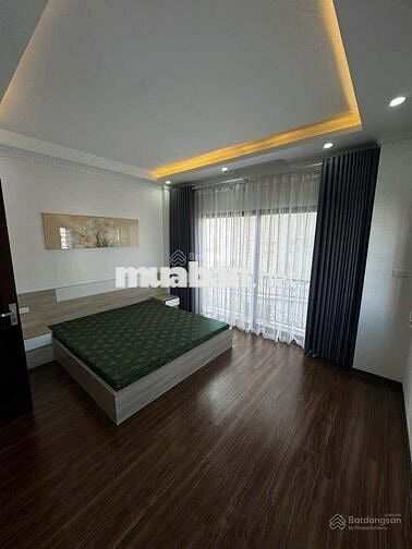 Nhà đẹp Ngọc Lâm - 5 tầng mới tinh - ô tô đỗ cửa - giá chỉ hơn 7 tỷ