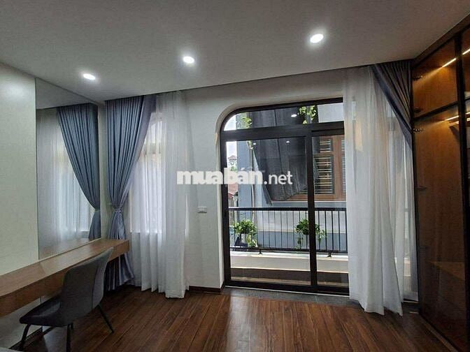nhà đẹp tại việt hưng -  diện tích 45m2 . 6 tầng mới - giá hơn 6 tỷ
