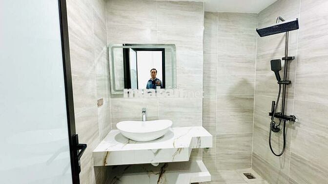 NHÀ ĐẸP NGUYỄN VĂN CỪ - 5 TẦNG DÂN XÂY - Ô TÔ VÀO NHÀ -GIÁ NHỈNH 9 TỶ