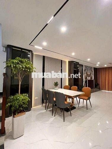 NHÀ ĐẸP BỒ ĐỀ - NHÀ 6 TẦNG THANG MÁY - Ô TÔ VÀO NHÀ - GIÁ CHỈ HƠN 9 TỶ