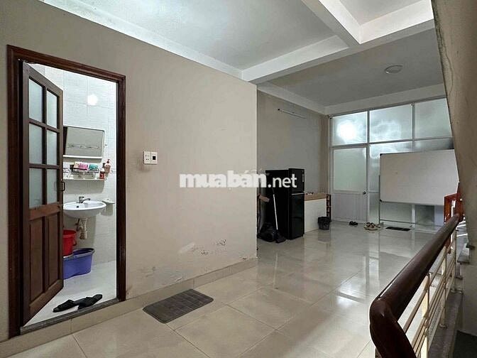 Mặt Tiền Hoàng Hoa thám dtsd 266m đang cho thuê chính chủ cần bán