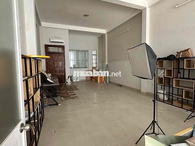 Mặt Tiền Hoàng Hoa thám dtsd 266m đang cho thuê chính chủ cần bán