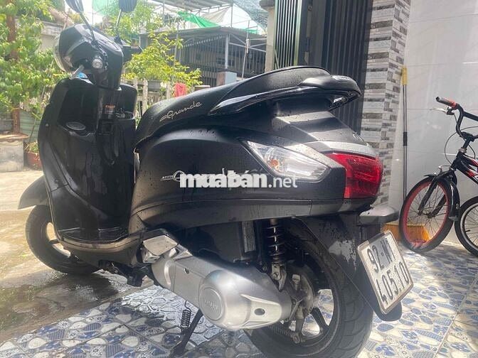Yamaha Grande màu Đen