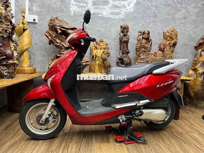 Honda Lead biển sg dàn áo liền lạc, máy chạy đầm