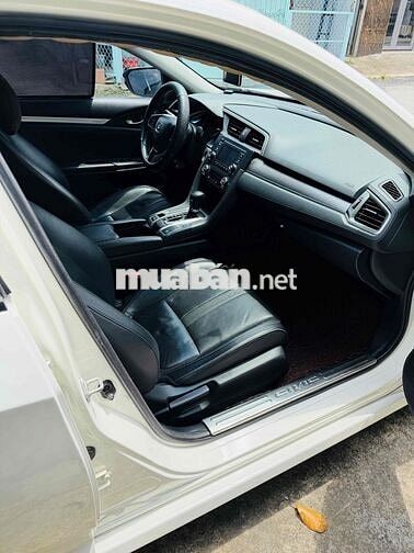 Honda Civic 1.8E 2018 Trắng . odo 86k km . zin