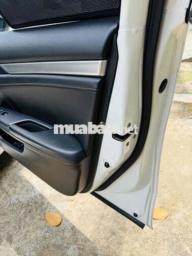 Honda Civic 1.8E 2018 Trắng . odo 86k km . zin