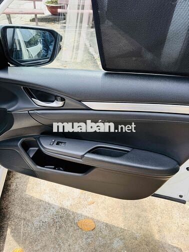 Honda Civic 1.8E 2018 Trắng . odo 86k km . zin