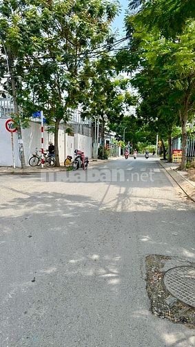 Bán đất 387m2 vị trí góc 2 mặt tiền đường nhựa rộng 12m