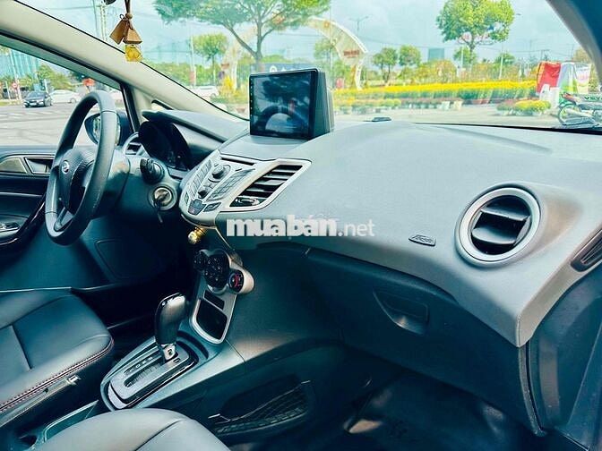 Ford Sport Tự Động