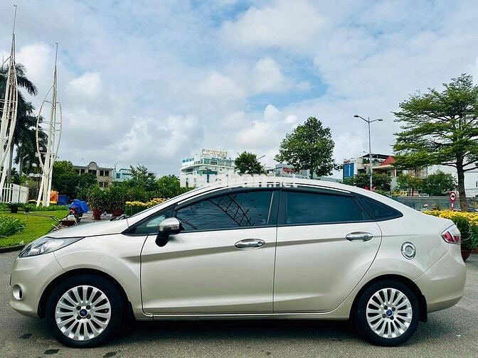 Ford Sport Tự Động