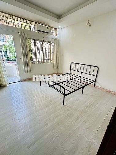 Phú nhuận, căn 45m2 ngăn sẵn 2 phòng, giá tốt, tầng 1