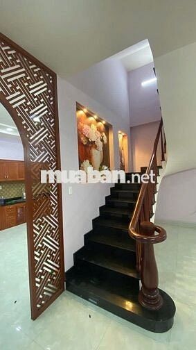CHÚ NĂM BÁN NHÀ 3 TẦNG 228m2 QUẬN 12 CÓ SỔ HỒNG RIÊNG