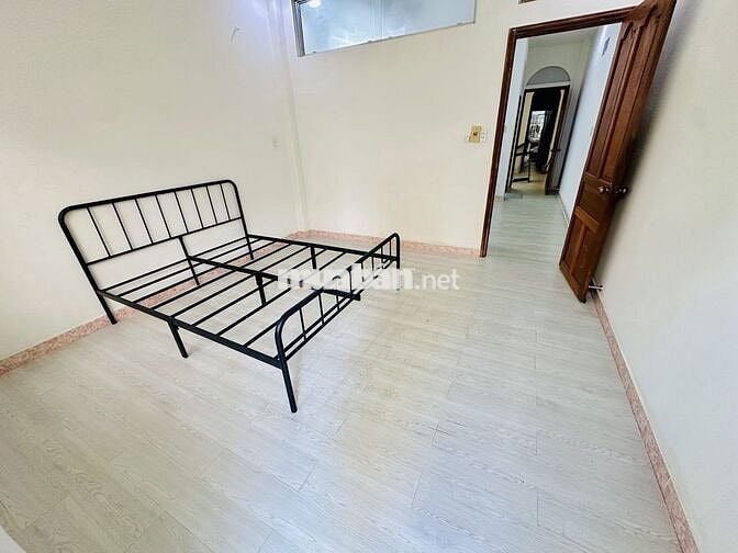 Phú nhuận, căn 45m2 ngăn sẵn 2 phòng, giá tốt, tầng 1