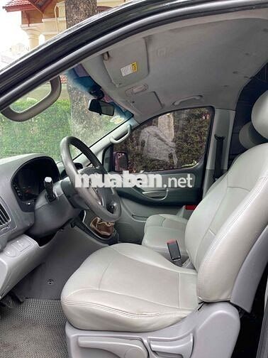 Hyundai Starex 2014 3 chỗ Đen