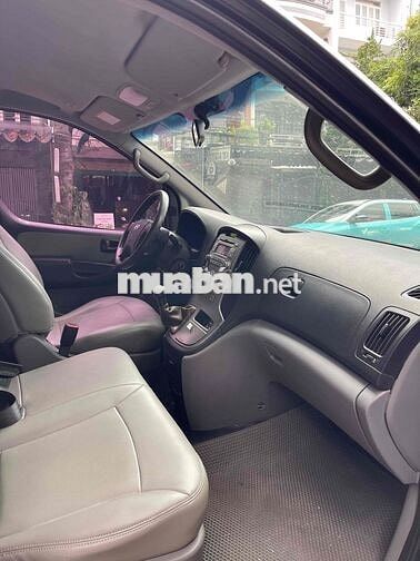 Hyundai Starex 2014 3 chỗ Đen